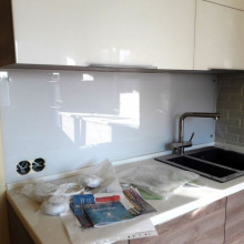 Фартук для кухни из матового стекла