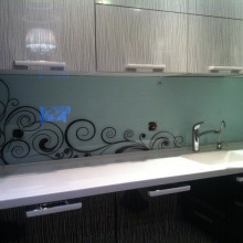 Кухонный фартук из стекла по размерам заказчика с фотопечатью