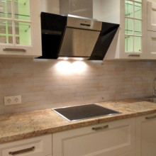 Фартук из стекла под кирпич